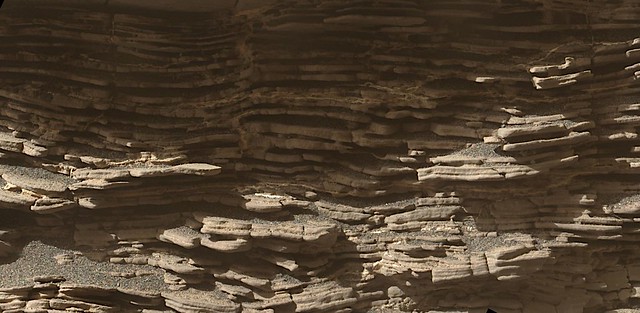 Mars - Close up Strathdon PIA 23347 image: NASA/JPL/University of Arizona