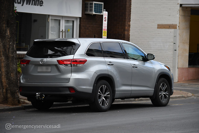 South Australia Police | Unmarked | Toyota Kluger