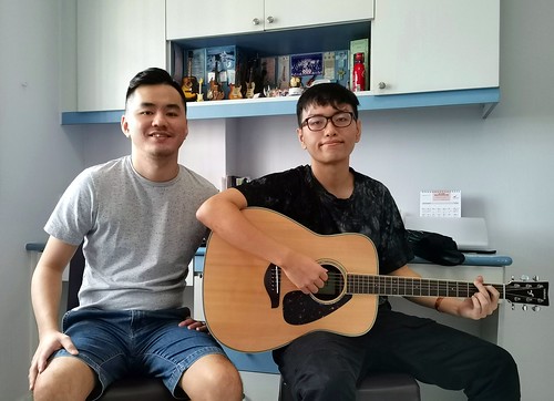 Private guitar lessons Singapore Gao Feng