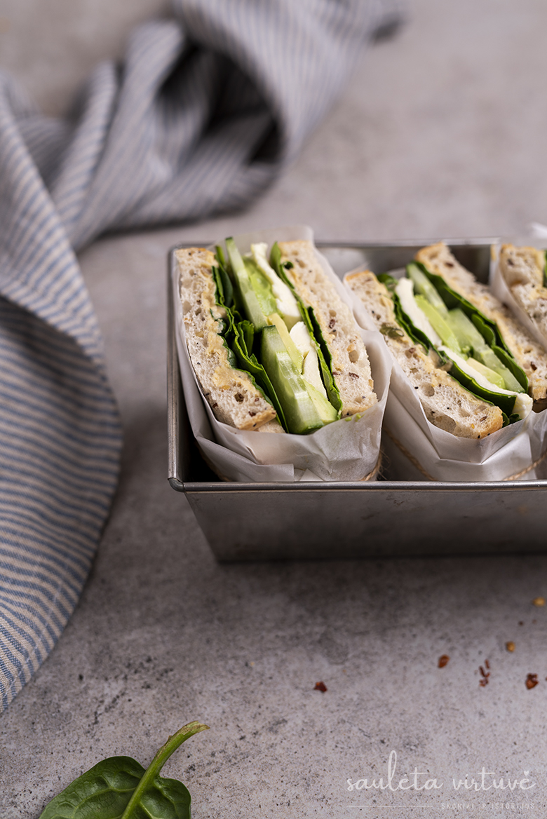  Žalieji sumuštiniai su humusu