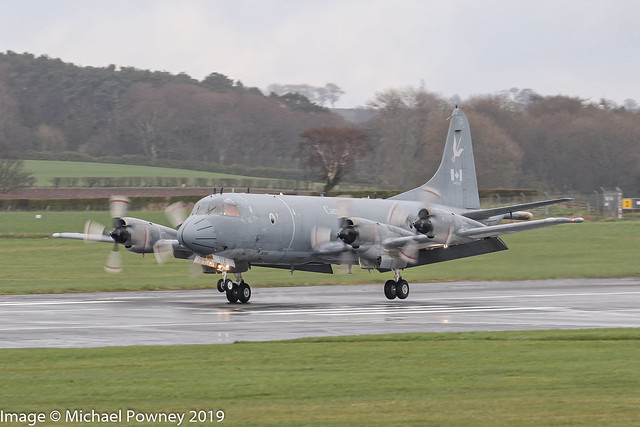 140112 - 1981 build Lockheed CP-140 Orion, arriving at Prestwick