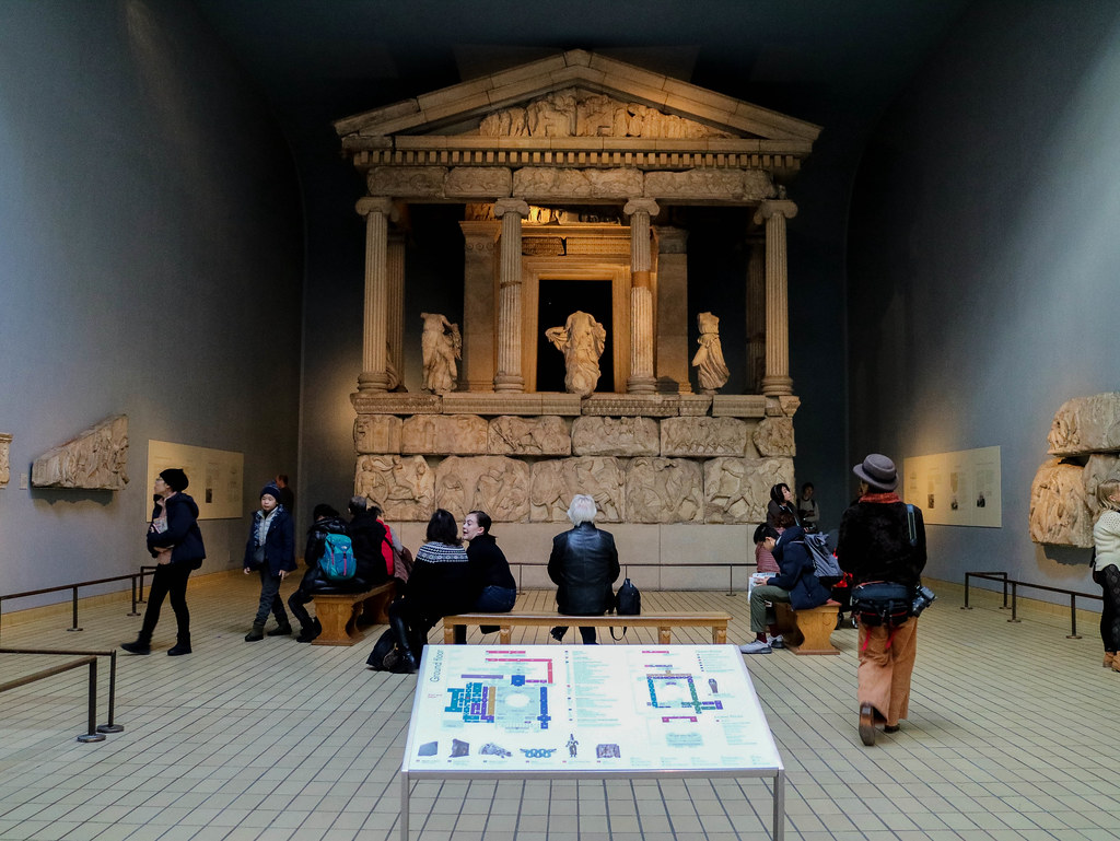 Monumento de las Nereidas en el British Museum en Londres