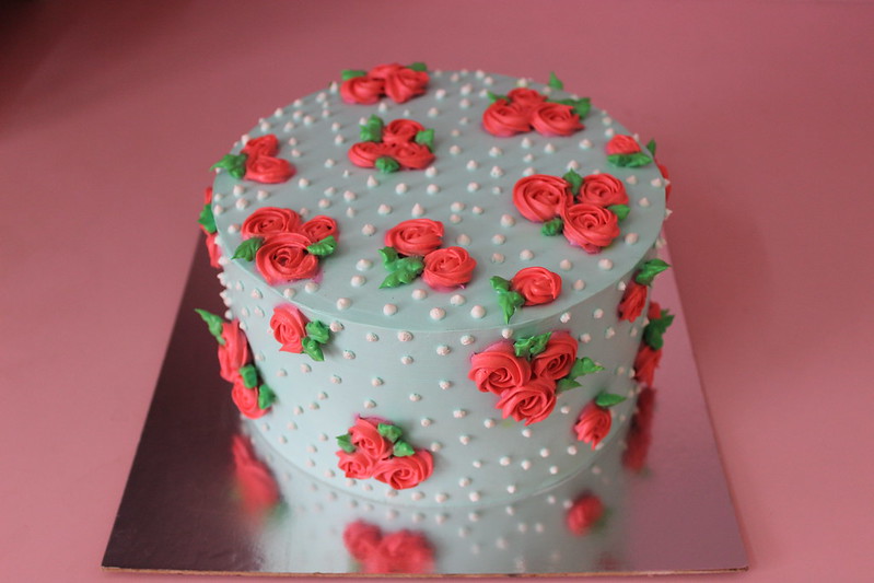 Vintage Style Mini Roses Cake by Yogita Kalsi of YORO Indulgence