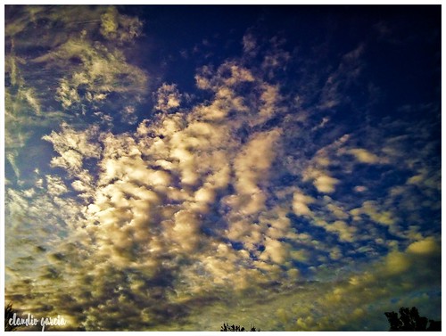nubes clouds cielo sky skyscape amanecer sunrise verano summer naturaleza nature santiagochile fotografía photography shot picture smartphone cellphone flickr naturewatcher