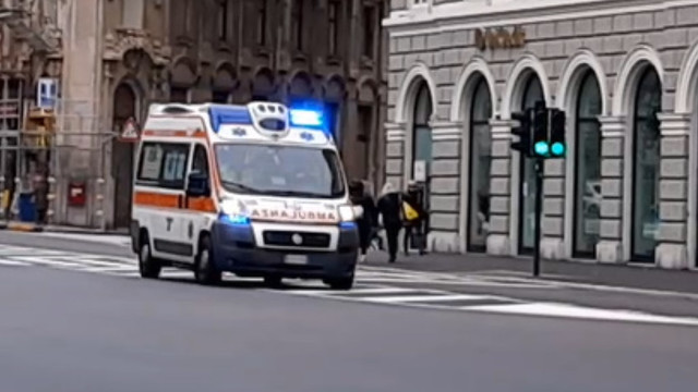 Italian Ambulanza Responding