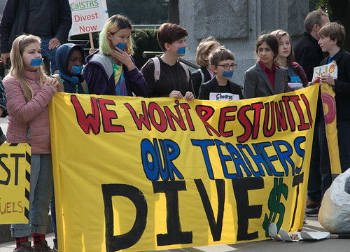 CalSTRS_Divest_Jan2020_IMG_8892-1 by rawEarth, CalSTRS - Divest from Fossil Fuels

Sacramento, California
January 30, 2020

An oil tanker and young