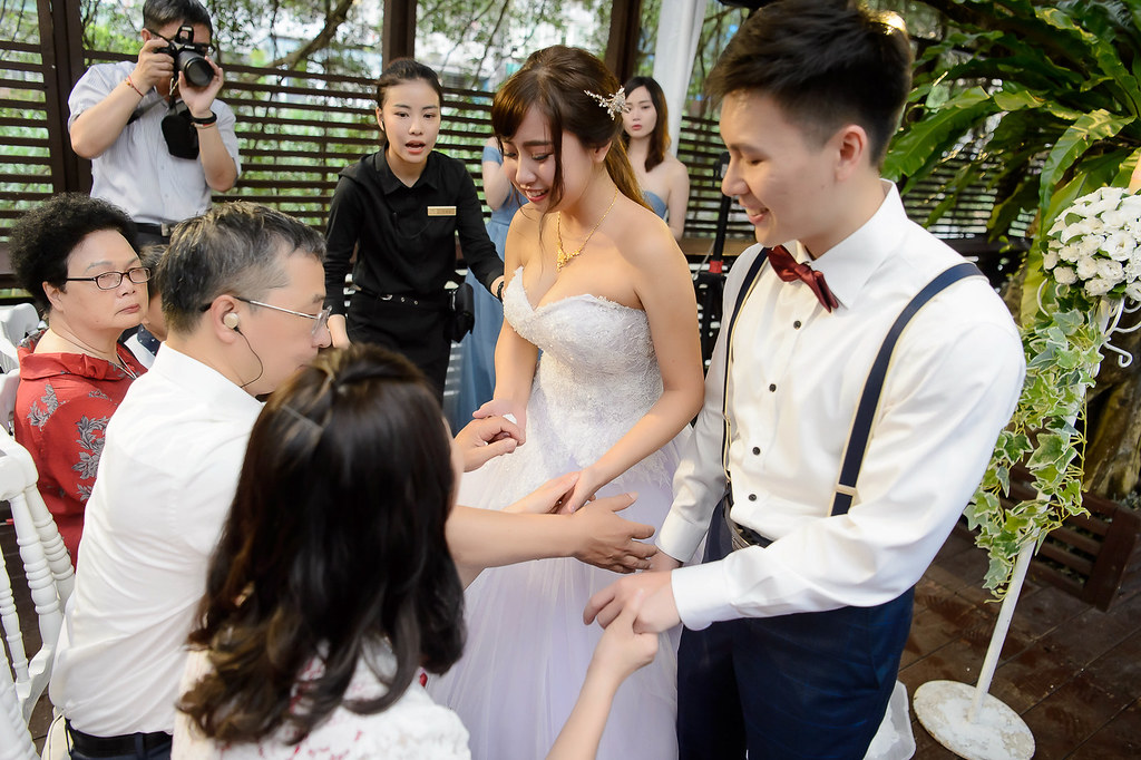 [婚禮攝影]國威漢妮 文定迎娶晚宴@青青食尚花園會館-最專業的團隊完成每場完美婚禮紀錄，拍的不只好更要快! #婚禮拍立得