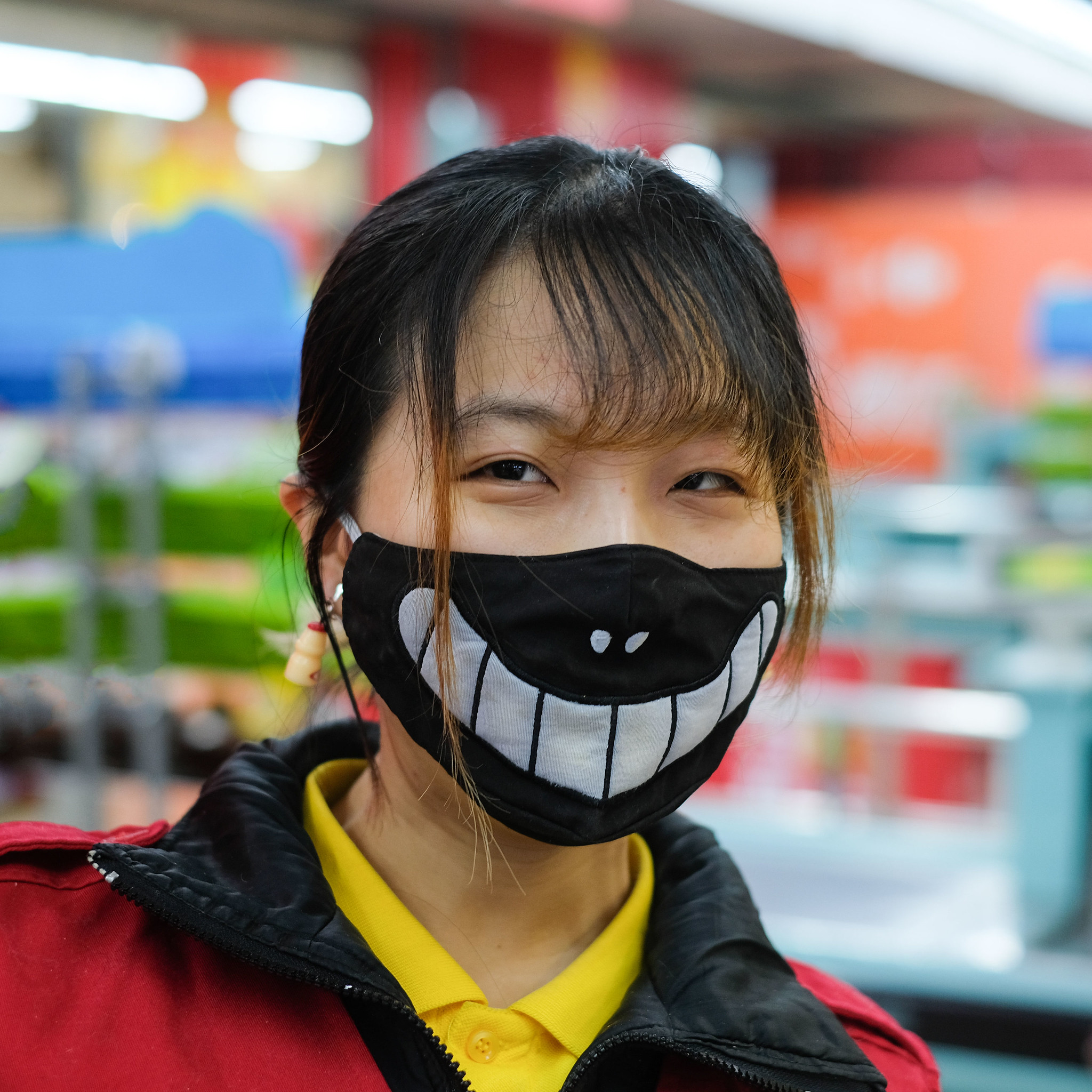 carrefour-kassiererin-maske