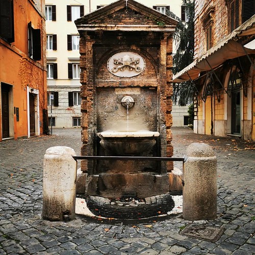 Fontana a Borgo Pio