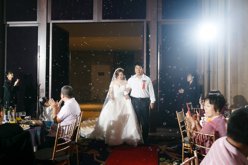 [婚禮攝影]盈宏姿伶 幸福午宴@新莊頤品大飯店-最專業的團隊完成每場完美婚禮紀錄，拍的不只好更要快! #婚攝作品