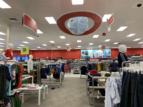 Target interior | Target #1420 (105,914 square feet) 4200 Po… | Flickr