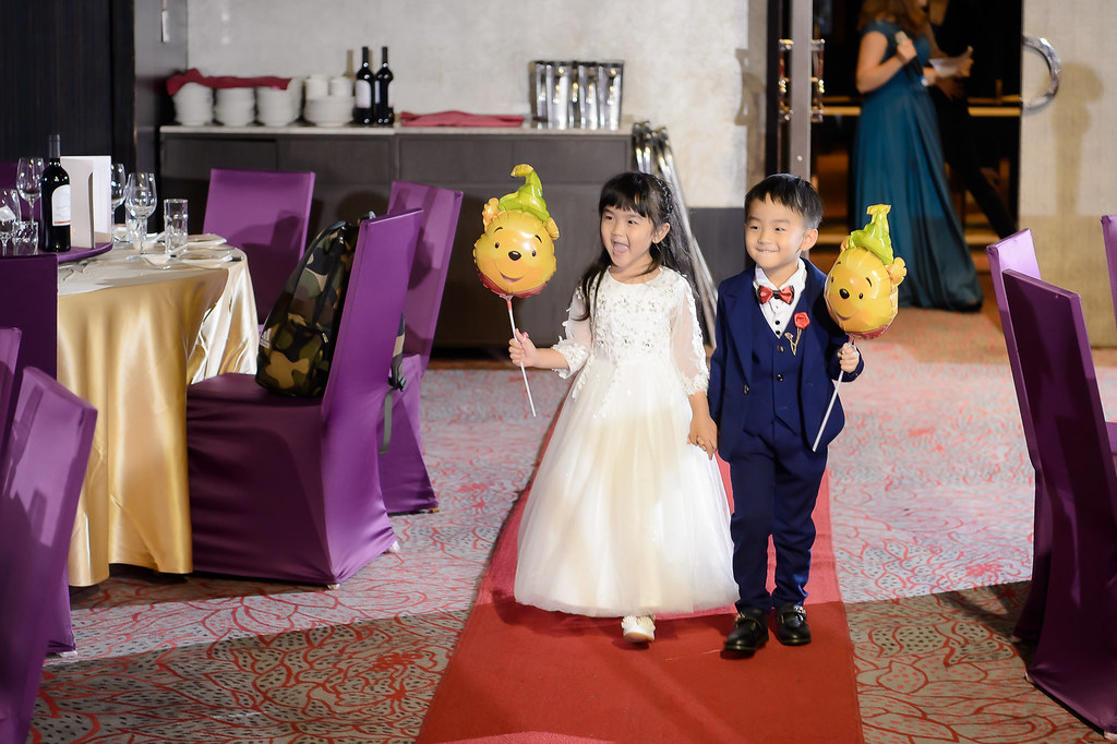 [婚禮攝影]婉鈴駿勳 文定迎娶午宴@中和華漾飯店-最專業的團隊完成每場完美婚禮紀錄，拍的不只好更要快! #婚攝作品