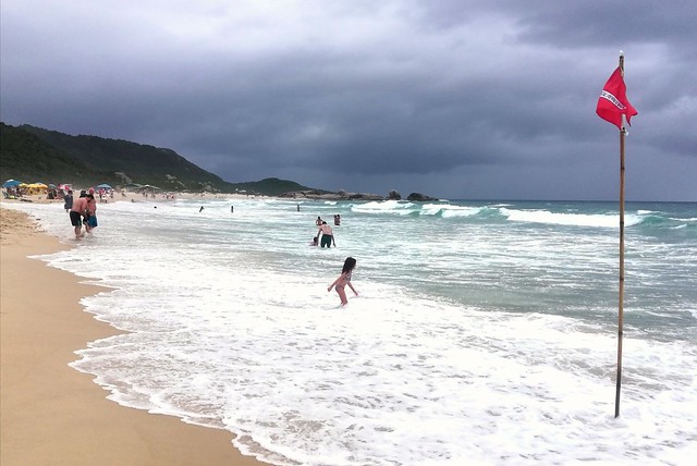 Stormy Weather Approaching / Praia Mole