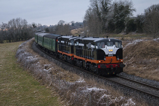 142 & 141 on Longford-Connolly special at Cloncurry Bridge 21-Feb-10