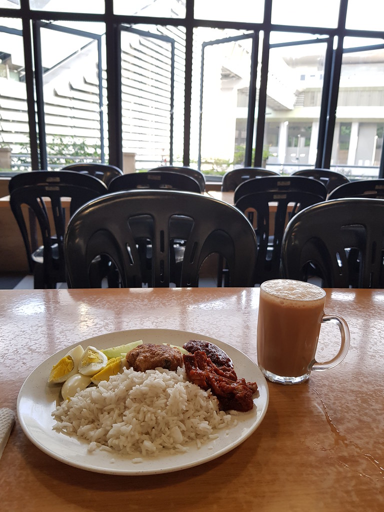 马来椰酱饭配苏东和薯饼 Nasi Lemak w/Squid+Pekedil & Teh Tarik rm$10.20 @ Restoran D'Ulam PJ Phileo Damansara