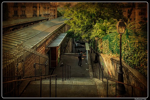Parz - Paris_View of the metro station Passy_16e Arrondissement