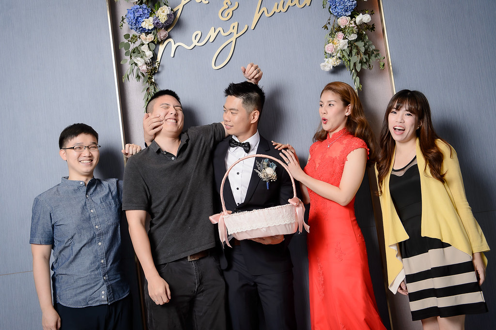 [婚禮攝影]孟桓譽璇 幸福午宴@格萊天漾大飯店-最專業的團隊完成每場完美婚禮紀錄，拍的不只好更要快! #婚攝作品