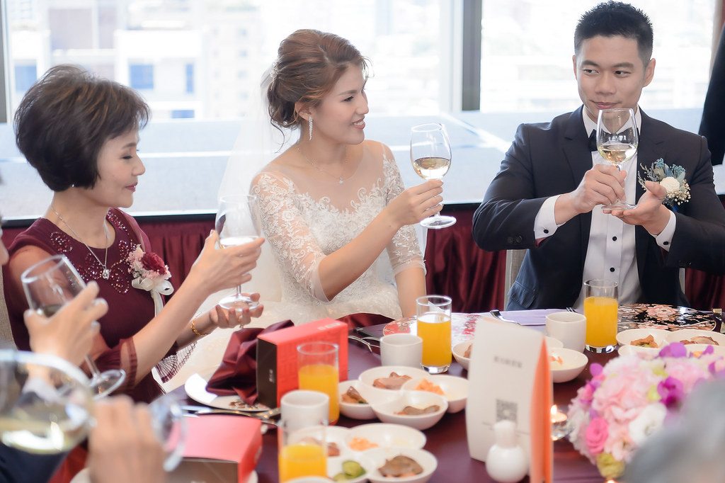 [婚禮攝影]孟桓譽璇 幸福午宴@格萊天漾大飯店-最專業的團隊完成每場完美婚禮紀錄，拍的不只好更要快! #婚攝推薦