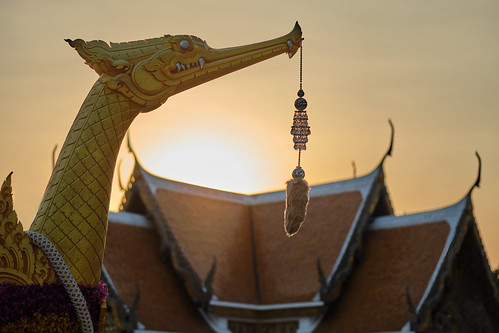 bangkok travel beauty thailand sunset fuji fujifilm xt2 roof temple