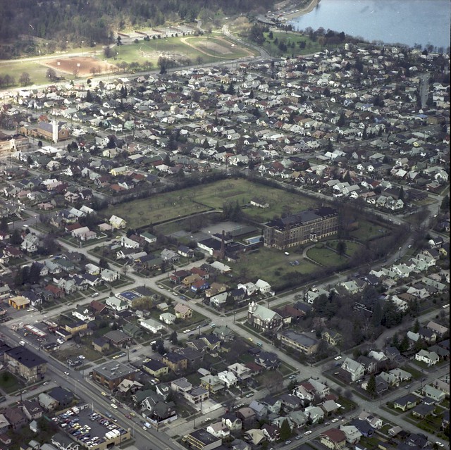 Aerial of Wallingford, 1975