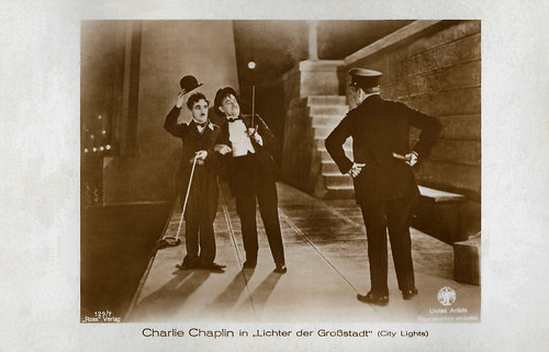 Charlie Chaplin and Harry Myers in City Lights (1931)