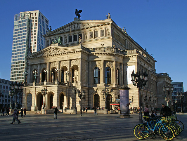 Frankfurt, Opernplatz, Alte Oper und Opernturm (Old Opera and Opera Tower)