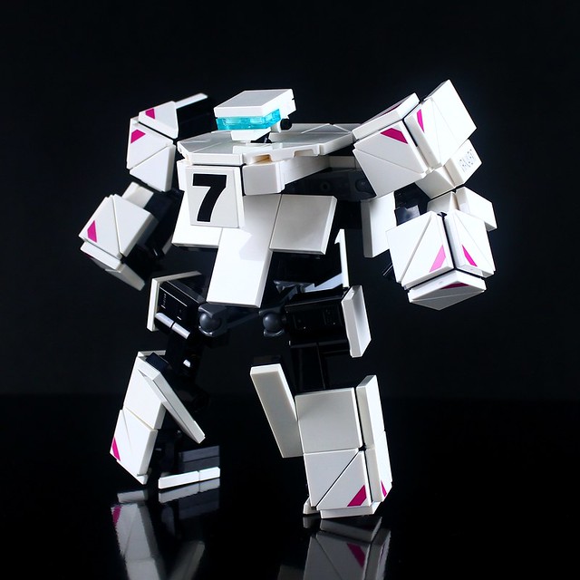 Cube-Robo