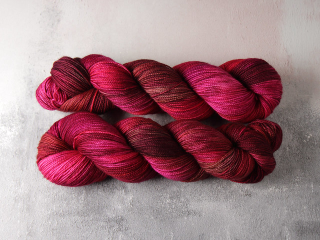Favourite Sock – hand-dyed superwash merino wool yarn 4 ply/fingering 100g – ‘Begonia’