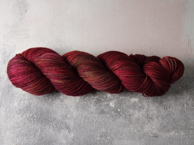Favourite Sock – hand-dyed pure merino superwash wool 4 ply / fingering weight yarn 100g – ‘Red Onion’