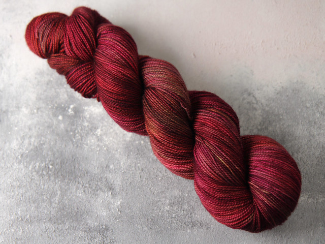 Favourite Sock – hand-dyed pure merino superwash wool 4 ply / fingering weight yarn 100g – ‘Red Onion’