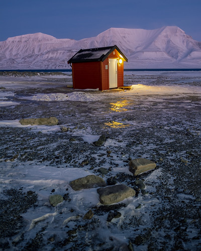 adventfjorden hiorthfjellet landscape cold snow winter polar polarnight mountains longyearbyen arctic svalbard spitsbergen