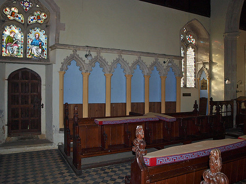 S nave stalls