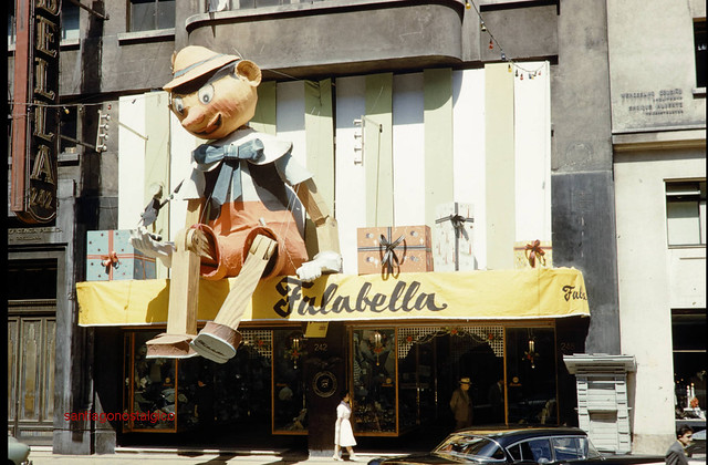 Falabella en Ahumada 242, Pinocho adorna la Navidad de 1960