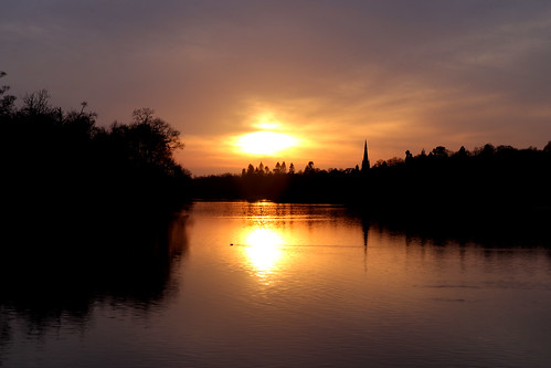 sun sunset water refle clumber clumberpark eveninglight nottinghamshire england unitedkingdom uk golden goldenlight