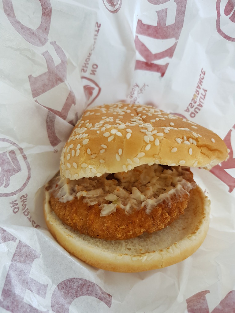 香辣鸡肉汉堡 Hot & Tangy Burger rm$5.90 @ KFC USJ20