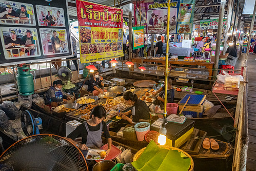 nakhonpathom thailand 2020 floatingmarket