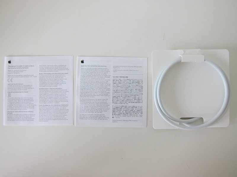 Apple Thunderbolt 3 (USB-C) Cable (0.8m) - Box Content