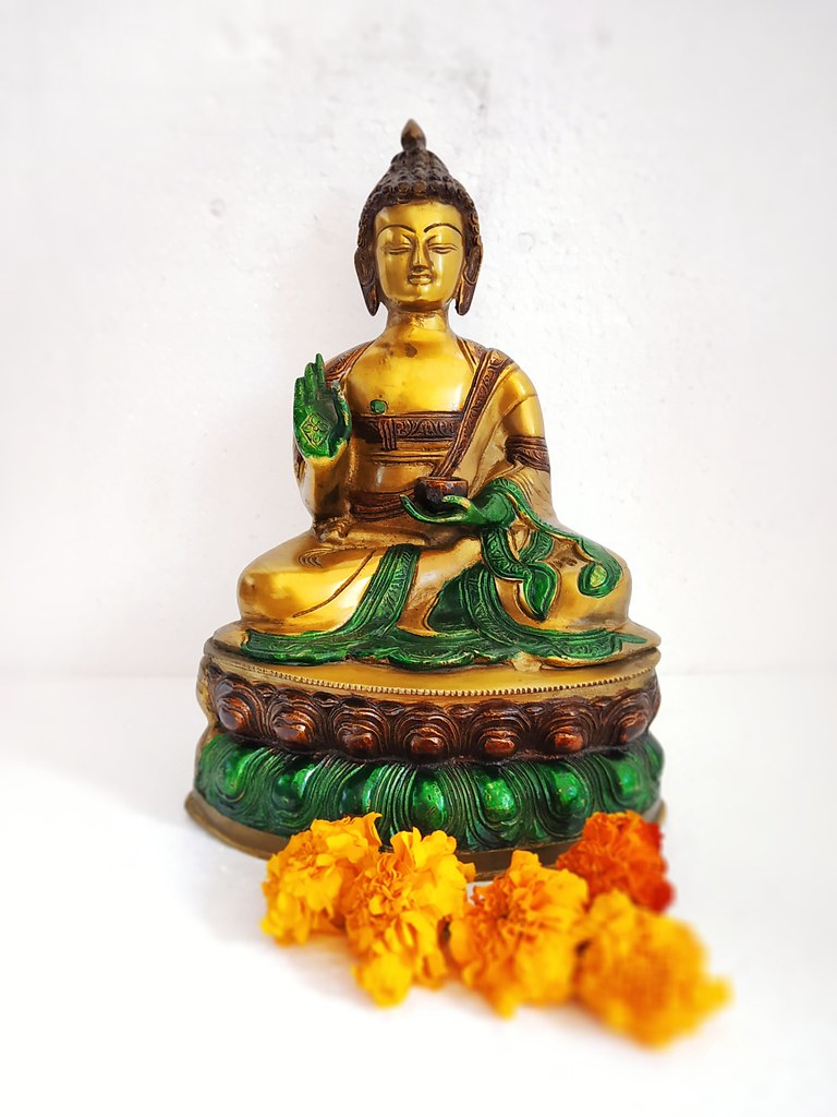 https://www.etsy.com/in-en/listing/671603144/brass-lord-buddha-sitting-in-maditation