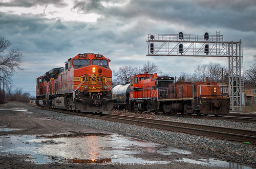 indiana harbor belt ihb bnsf up transfer cn canadian national blue island dolton illinois train trains switcher urban city sunset cloudy orange