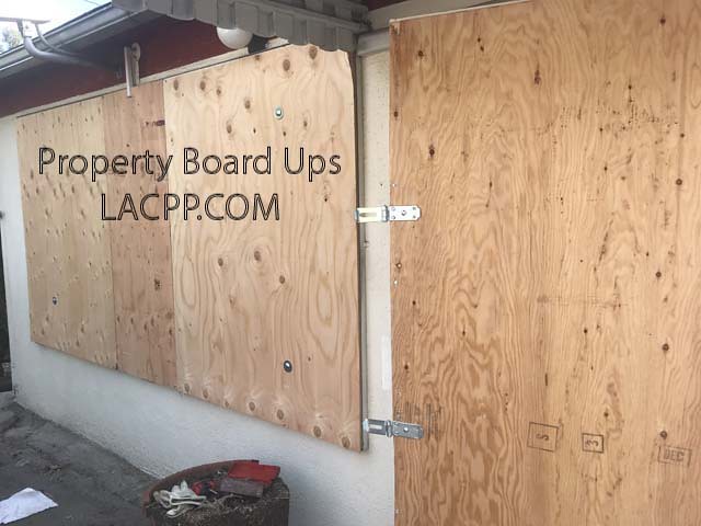 storefront board up services