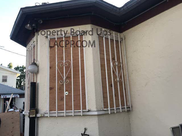 north hollywood empty property board up