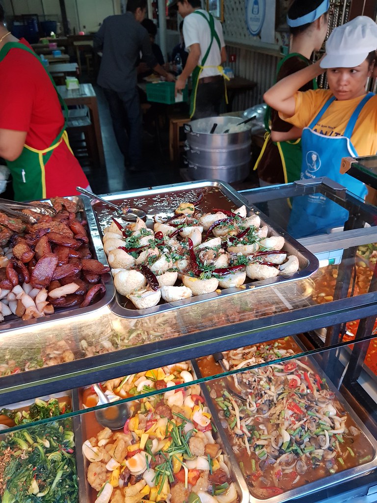 @ Khrasunangtika mixed rice stall in Muang Thai - Phatra morning Market, Bangkok Thailand
