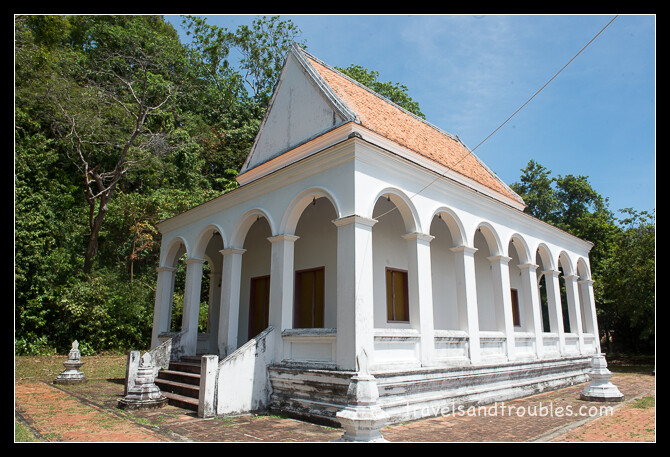 Siri Wiranawat Temple