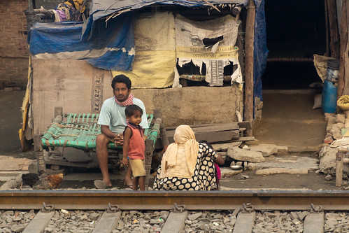 2019 india bed family railway slum haldwani uttarakhand
