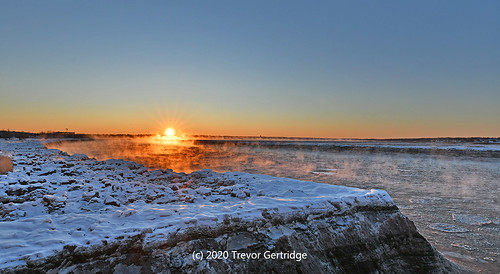 sunrise verycold cold freezing winter winterwonderland steam ice snow moncton newbrunswick nouveaubrunswick petitcodiacriver nikon sigma d7500 sigmaart sigmaart14mm beautiful