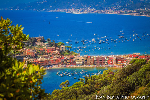 italy italia europe town village color colors colour colours sestri levante cinque terre summer holiday vacation boat blue water sea view