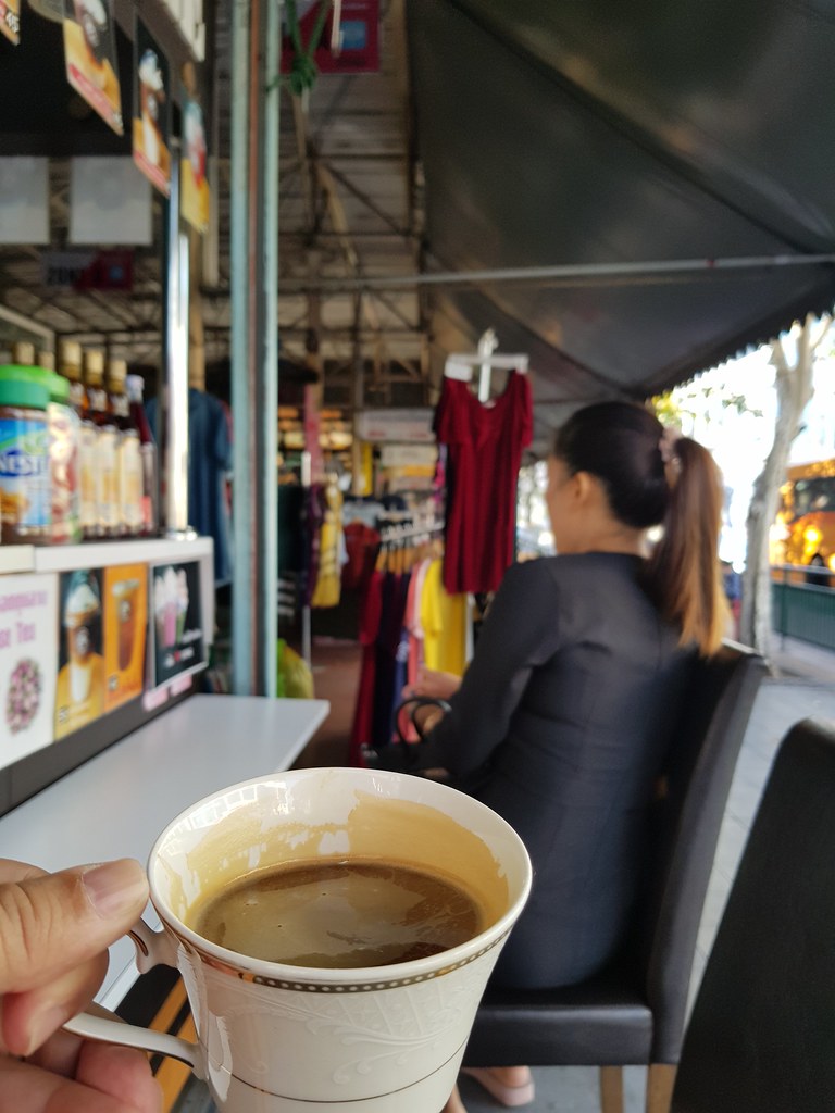 泰式咖啡 Thai style coffee 40Bht @ Daily Coffee in Muang Thai -Phatra Sunday Market, Bangkok Thailand