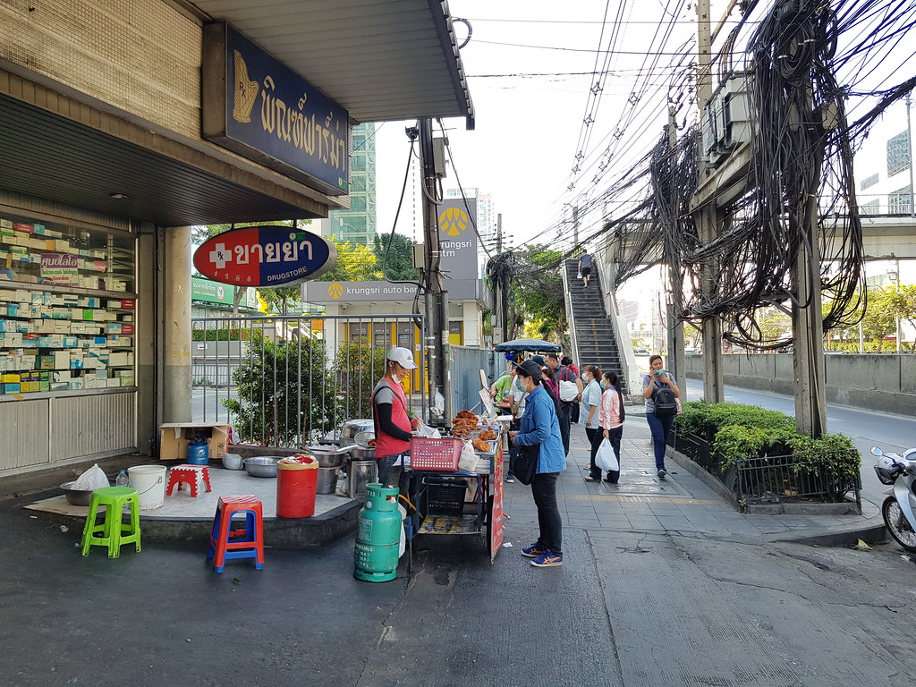 Sundays are quiet in the Market with fewer street vendors @ Muang Thai - Phatra Sunday morning Market, Bangkok Thailand