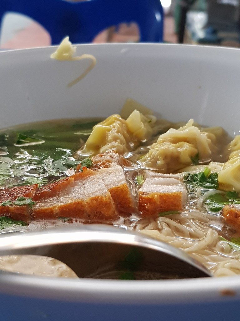 泰式烧肉云吞汤面 Roasted Pork Wanton soup noodle 50Bht @ Muang Thai - Phatra Sunday morning Market, Bangkok Thailand