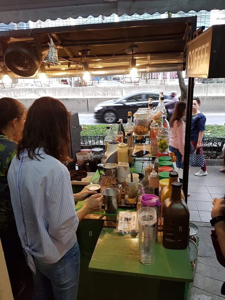 拿铁 Latte(S) 35Bht @ Cafe'77 at Muang Thai - Phatra Maeket, Bangkok Thailand